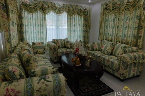 Casa de 4 dormitorios en Pattaya, Tailandia № 21236 - foto 15