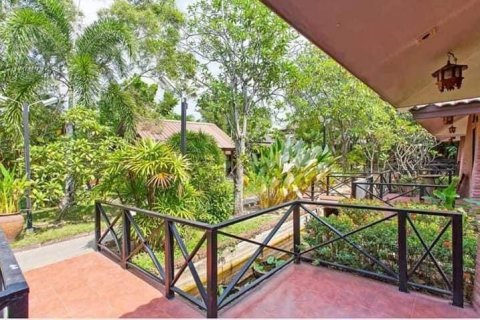 Casa de 30 dormitorios en Pattaya, Tailandia № 22113 - foto 14