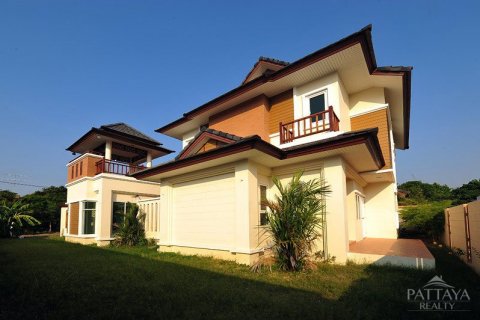 Casa de 4 dormitorios en Pattaya, Tailandia № 23099