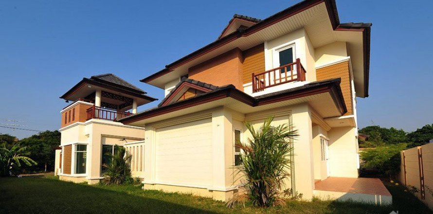 Casa de 4 dormitorios en Pattaya, Tailandia № 23099