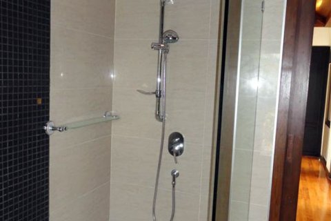 Casa de 5 dormitorios en Pattaya, Tailandia № 19892 - foto 16