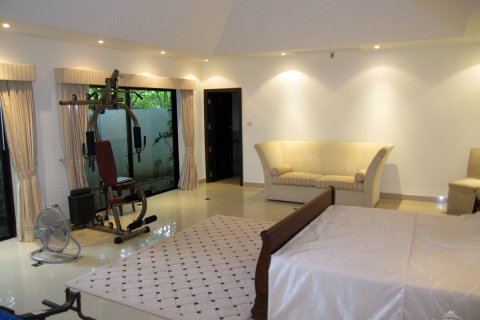 Casa de 4 dormitorios en Jomtien Beach, Pattaya, Tailandia № 23017 - foto 11
