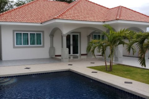 Casa de 3 dormitorios en Pattaya, Tailandia № 22177 - foto 6
