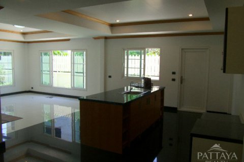 Casa de 3 dormitorios en Pattaya, Tailandia № 23738 - foto 5