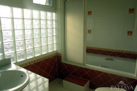 Casa de 3 dormitorios en Pattaya, Tailandia № 22665 - foto 15