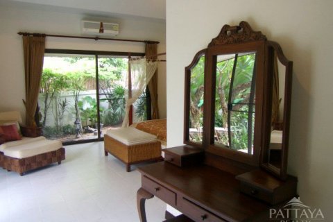 Casa de 4 dormitorios en Jomtien Beach, Pattaya, Tailandia № 19701 - foto 22