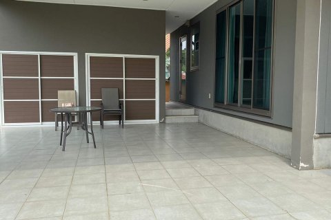 Casa de 4 dormitorios en Pattaya, Tailandia № 22548 - foto 10