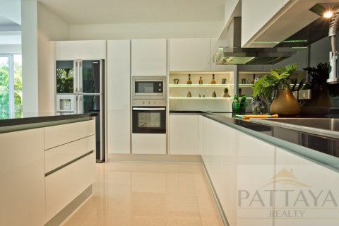 Casa de 3 dormitorios en Pattaya, Tailandia № 21156 - foto 17