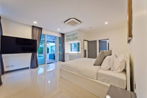 Casa de 5 dormitorios en Pattaya, Tailandia № 21797 - foto 14