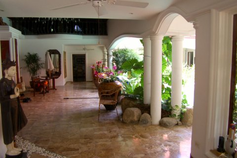 Casa de 4 dormitorios en Jomtien Beach, Pattaya, Tailandia № 20280 - foto 29