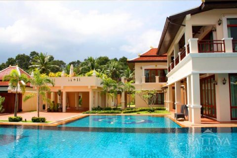 Casa de 5 dormitorios en Pattaya, Tailandia № 23657 - foto 4