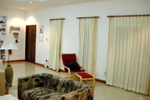 Casa de 3 dormitorios en Pattaya, Tailandia № 24052 - foto 14