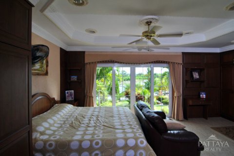 Casa de 5 dormitorios en Pattaya, Tailandia № 23417 - foto 3