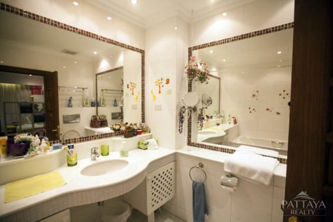 Condominio de 2 dormitorios en Pattaya, Tailandia № 20246 - foto 18