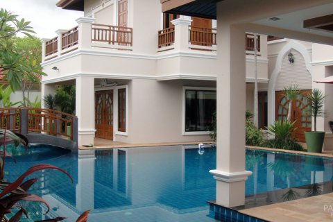 Casa de 4 dormitorios en Pattaya, Tailandia № 23209 - foto 13