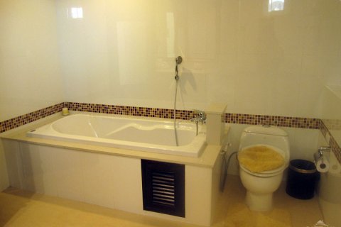 Condominio de 3 dormitorios en Pattaya, Tailandia № 22945 - foto 9