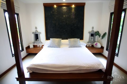 Casa de 5 dormitorios en Pattaya, Tailandia № 23997 - foto 18