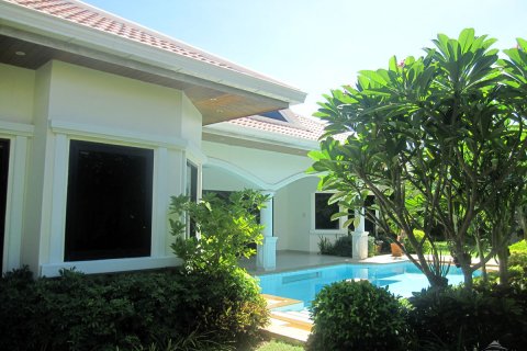 Casa de 3 dormitorios en Jomtien Beach, Pattaya, Tailandia № 22937 - foto 3