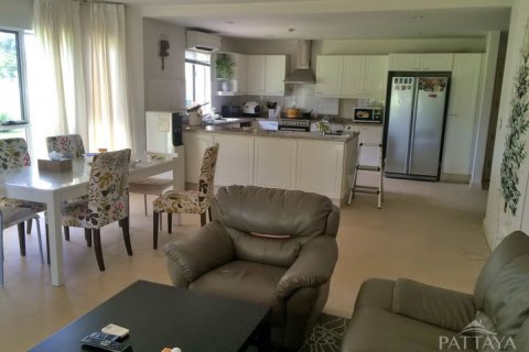 Casa de 5 dormitorios en Pattaya, Tailandia № 20317 - foto 5