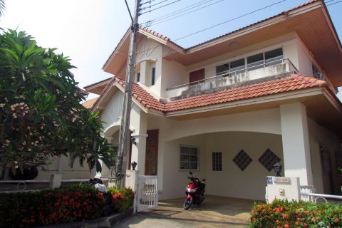 Casa de 3 dormitorios en Pattaya, Tailandia № 23491