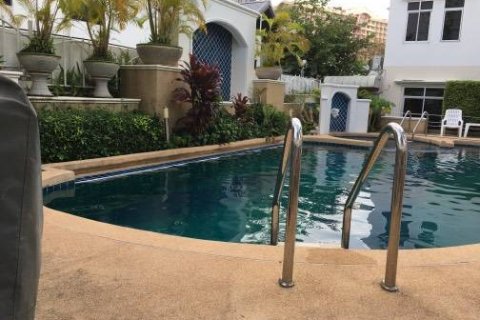 Casa de 3 dormitorios en Pattaya, Tailandia № 21928 - foto 8