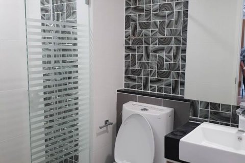 Condominio de 2 dormitorios en Jomtien Beach, Pattaya, Tailandia № 21190 - foto 12