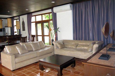 Casa de 3 dormitorios en Pattaya, Tailandia № 22754 - foto 4