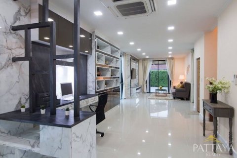 Casa de 3 dormitorios en Pattaya, Tailandia № 21400 - foto 4