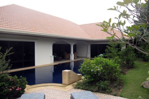 Casa de 4 dormitorios en Jomtien Beach, Pattaya, Tailandia № 23017 - foto 26