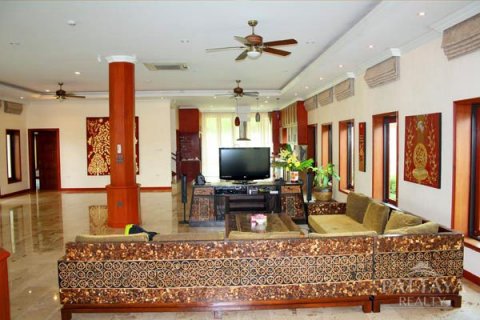 Casa de 5 dormitorios en Pattaya, Tailandia № 23657 - foto 13
