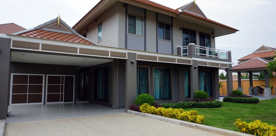 Casa de 4 dormitorios en Pattaya, Tailandia № 20798