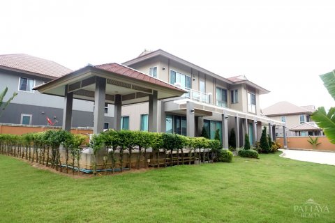 Casa de 4 dormitorios en Pattaya, Tailandia № 20795 - foto 2