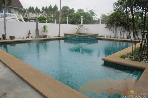 Casa de 4 dormitorios en Pattaya, Tailandia № 21473 - foto 4