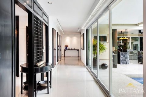 Casa de 8 dormitorios en Pattaya, Tailandia № 21529 - foto 25