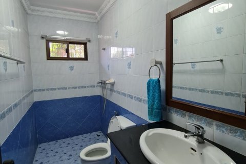 Casa de 4 dormitorios en Pattaya, Tailandia № 22375 - foto 5