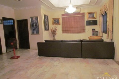Casa de 4 dormitorios en Pattaya, Tailandia № 21626 - foto 11