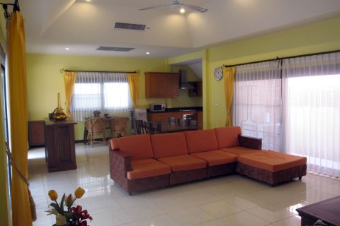 Casa de 2 dormitorios en Jomtien Beach, Pattaya, Tailandia № 23442 - foto 9