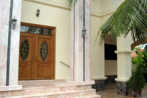 Casa de 4 dormitorios en Pattaya, Tailandia № 23258 - foto 4