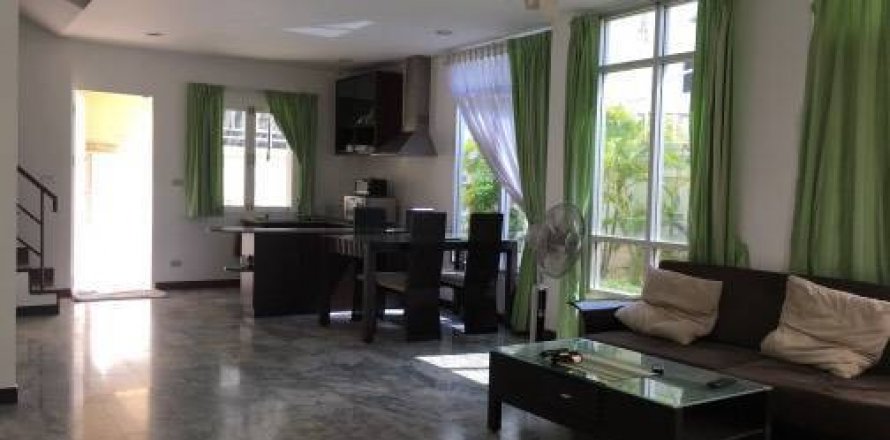 Casa de 3 dormitorios en Pattaya, Tailandia № 21928