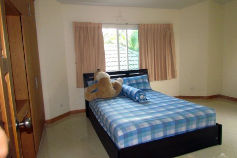 Casa de 3 dormitorios en Pattaya, Tailandia № 24227 - foto 16