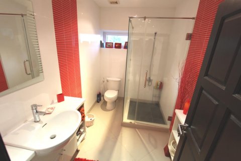 Casa de 3 dormitorios en Pattaya, Tailandia № 22515 - foto 11