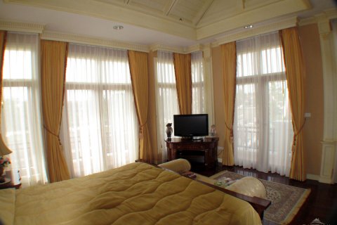 Casa de 4 dormitorios en Pattaya, Tailandia № 23444 - foto 20