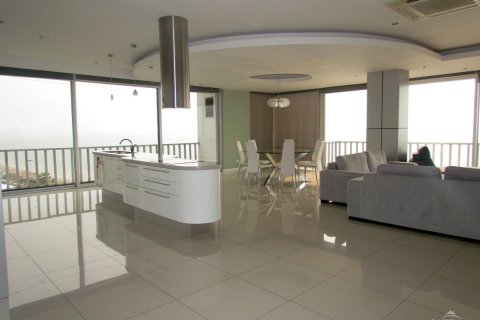 Condominio de 3 dormitorios en Jomtien Beach, Pattaya, Tailandia № 23681 - foto 22