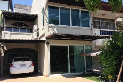 Casa de 4 dormitorios en Pattaya, Tailandia № 21364