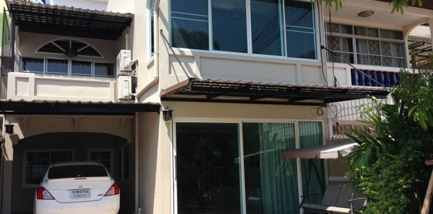 Casa de 4 dormitorios en Pattaya, Tailandia № 21364