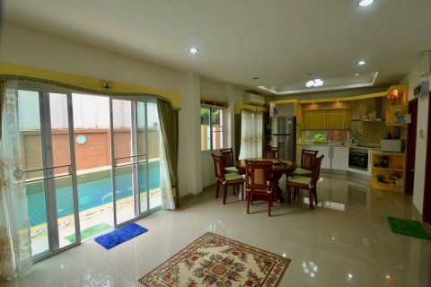 Casa de 3 dormitorios en Pattaya, Tailandia № 22100 - foto 12