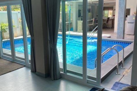 Casa de 4 dormitorios en Pattaya, Tailandia № 22081 - foto 5