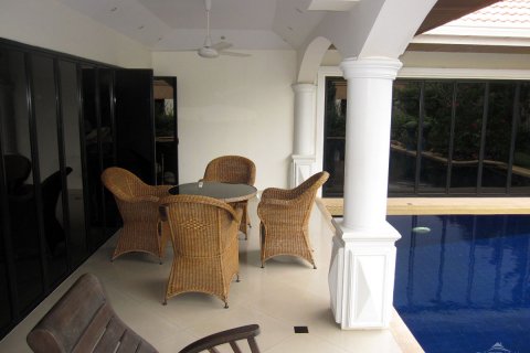 Casa de 4 dormitorios en Jomtien Beach, Pattaya, Tailandia № 23017 - foto 4