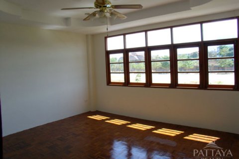 Casa de 4 dormitorios en Jomtien Beach, Pattaya, Tailandia № 23393 - foto 8