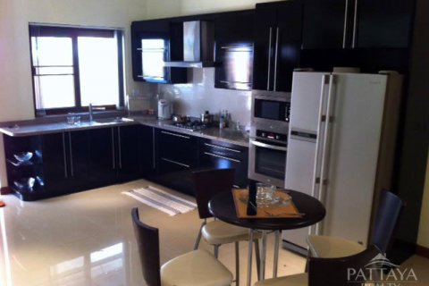Casa de 5 dormitorios en Pattaya, Tailandia № 23426 - foto 19